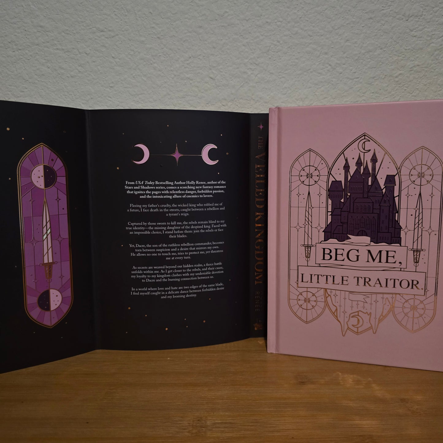 The Veiled Kingdom by Holly Renee (Exclusive Darkly Edition)
