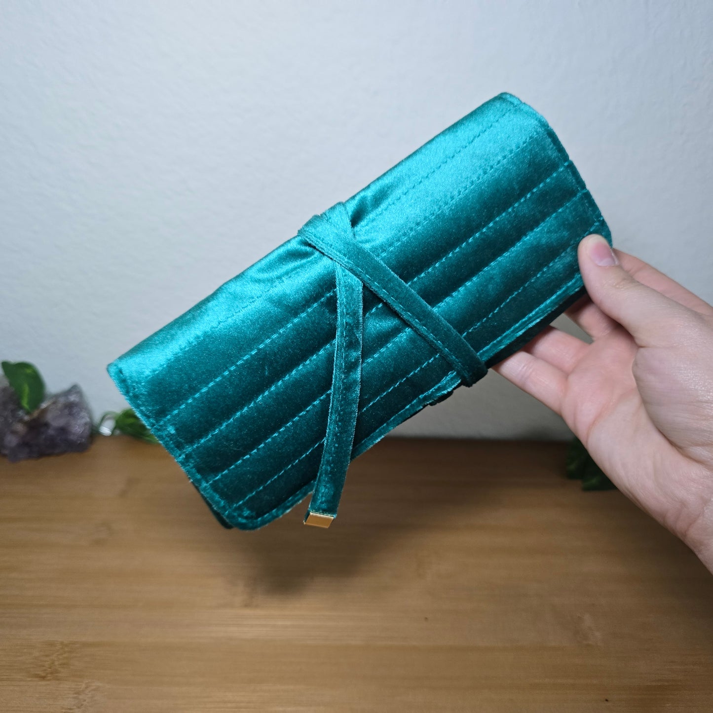 💎 Marawati Treasures Jewellery Roll – Illumicrate Exclusive - EnchantedBindings