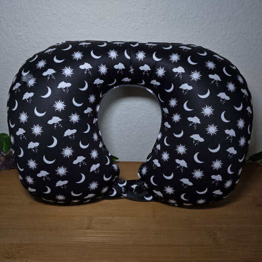 ☀️🌑 Light & Dark Travel Pillow – Illumicrate Exclusive - EnchantedBindings