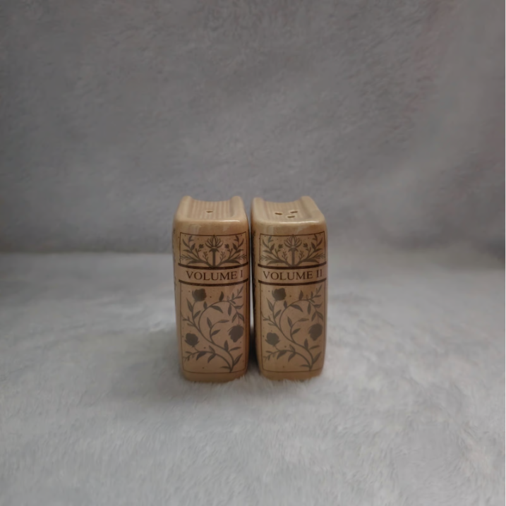 Salt & Spice (Pepper) Shakers (FairyLoot)